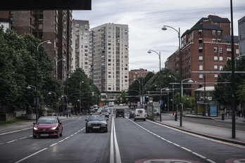 La nueva regulación impedirá a muchos vehículos circular por el centro de Bilbo.