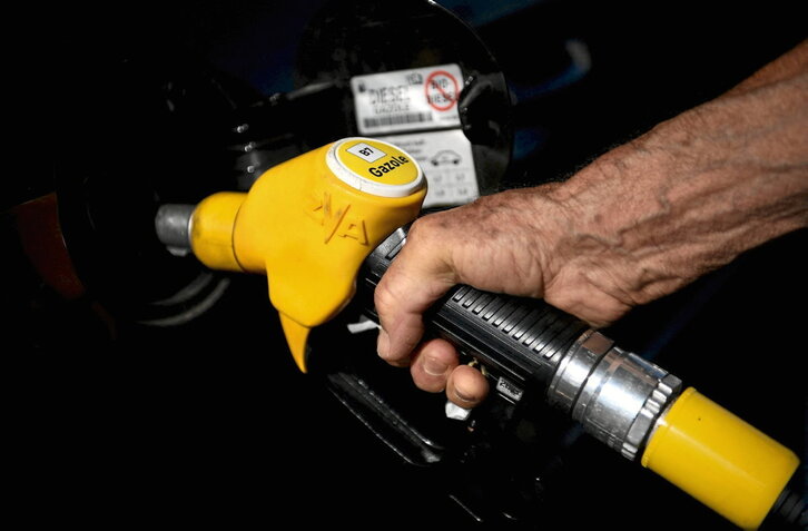 Los precios de los carburantes vuelven a desestabilizar la economía de los sectores más castigados por la persistente inflación.