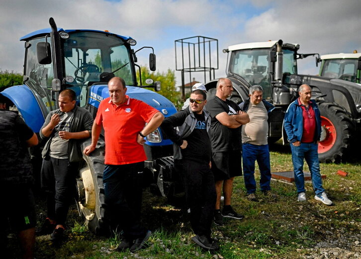 Agricultores búlgaros, en una protesta contra las importaciones de grano ucraniano.