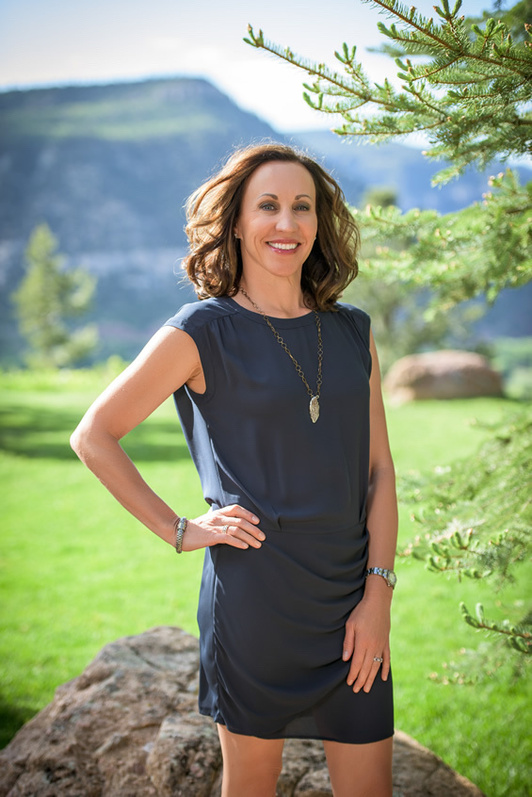 Melissa Youssef, Sepp Kuss jaioterrian alkate gaur egun.