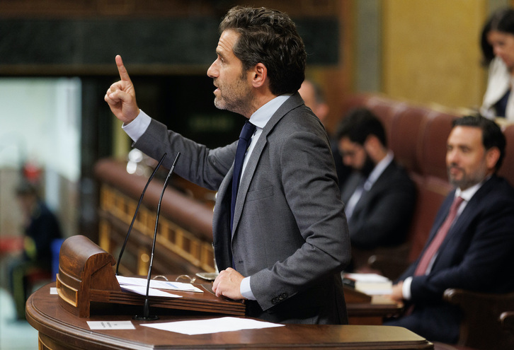 A Sémper se le ha vuelto en contra su «hacer el canelo» de la víspera.