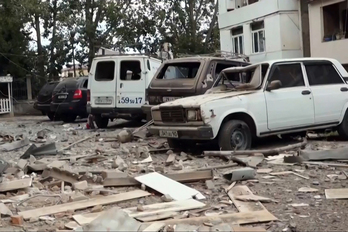 Los daños provocados por la ofensiva azerí, en la captura de un vídeo difundido por Nagorno Karabaj. 
