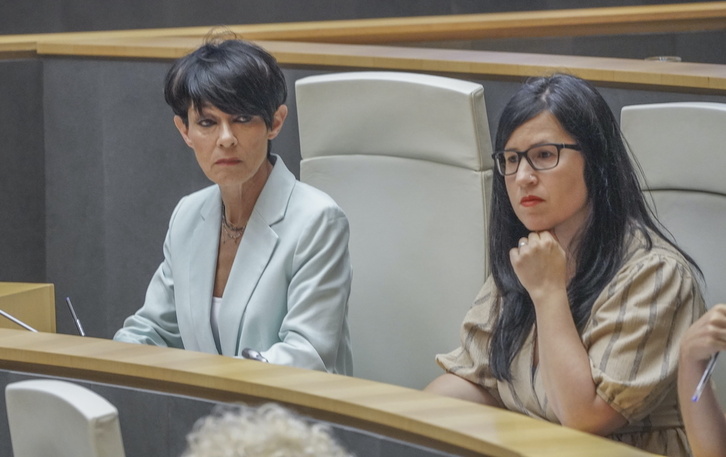 Maddalen Iriarte EH Bildu taldeko eleduna eta Zelai Amenabarro batzarkidea, artxiboko irudi batean.