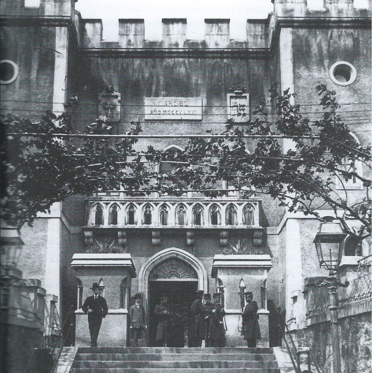 Fachada principal de la cárcel de Larrinaga, en Santutxu. (EUSKAL MUSEOA)