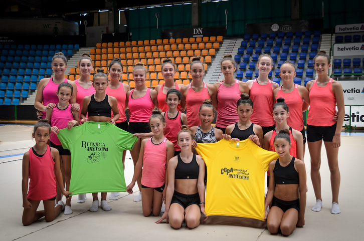 Gimnastas de la SCDR Anaitasuna para presentar la Copa Anaitasuna.