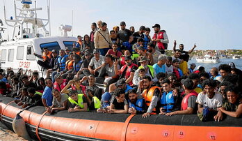 Las llegadas de migrantes a Lampedusa no cesan.