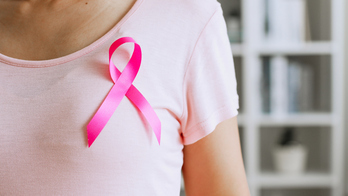 El lazo rosa, símbolo de la concienciación en torno al cáncer de mama. 