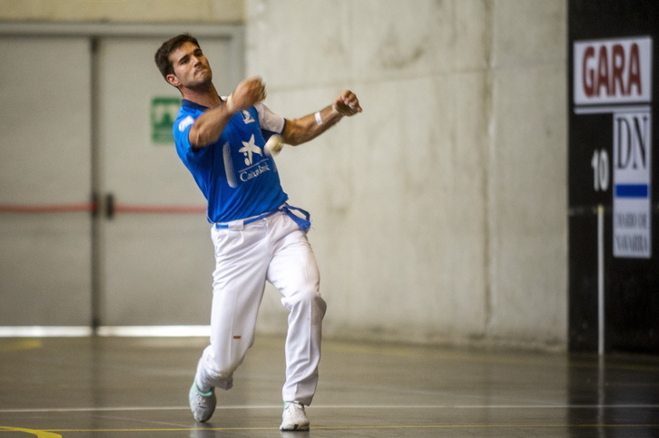 Jose Javier Zabaletak erabat dominatu du piloteoan.