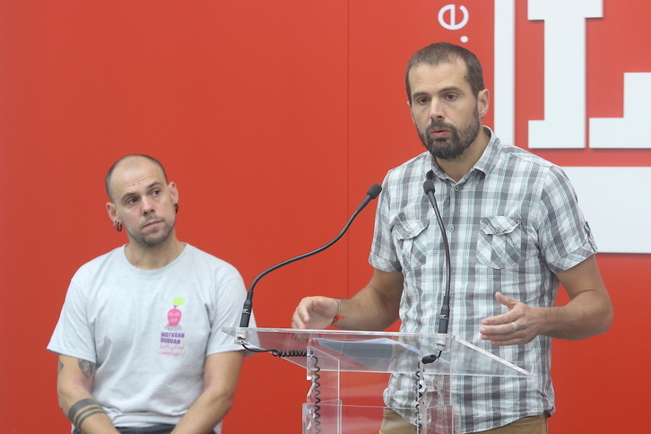 Endika Pérez, secretario de Acción Social, e Igor Arroyo, coordinador general de LAB.