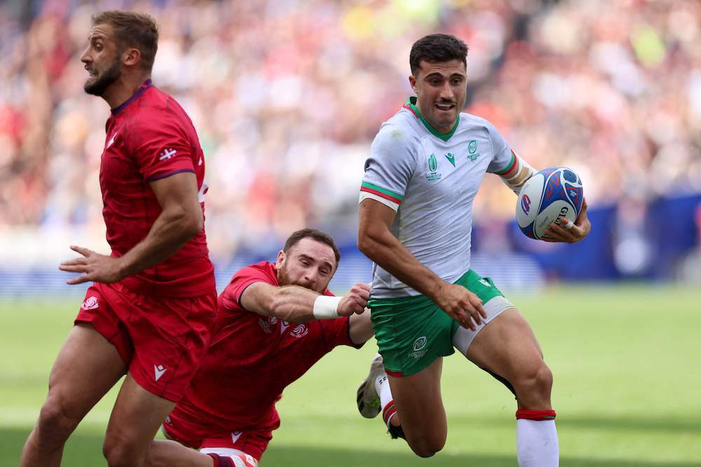 El ala portugu&eacute;s Raffaele Storti hizo dos ensayos contra Georgia. (Charly TRIBALLEAU / AFP)
