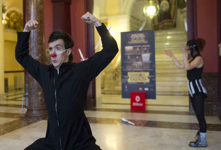 Hirian sortutako antzezlanak sustatu nahi ditu programak. 