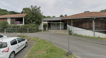 L’auberge de jeunesse de Biarritz est située sur les bords du lac Moursicot.
