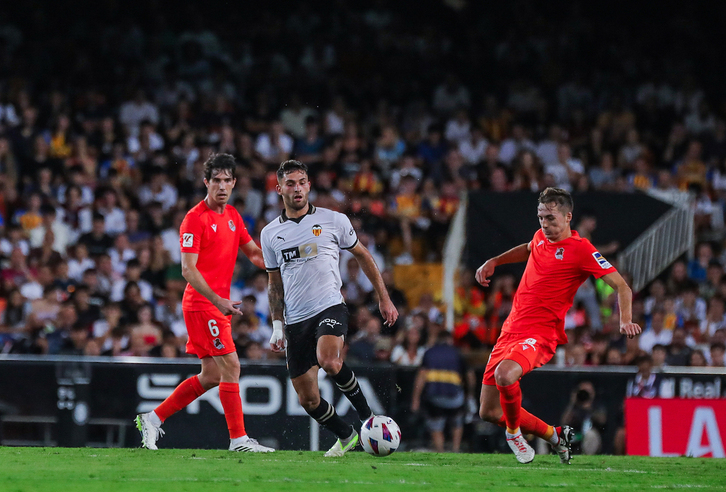 Aritz y Pacheco fueron los centrales en Valencia para dar descanso a Zubeldia y Le Normand.
