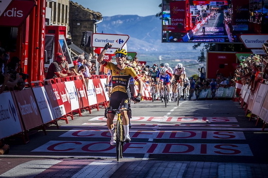 Roglic, victorioso en la meta de Guardia en la reciente edición de la Vuelta.