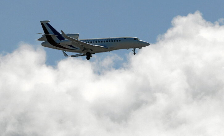 Avión que transportó a Emmanuel Macron desde Corsica a la cumbre europea sobre migración, en Malta.