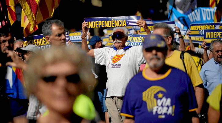 Movilización independentista para reivindicar el referéndum del 1-O de hace seis años.