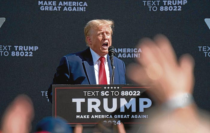 Errepublikanoak ere ohartu dira herritarren iritzi orokorretik urrun diren muturreko jarrerak hartu dituztela. Sean Rayford | AFP