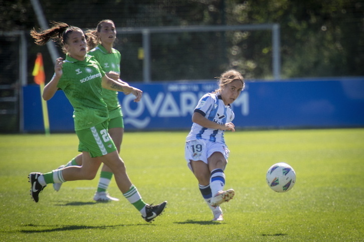 Igandean bizi izandakoa errepikatu nahi dute bihar txuriurdinek.