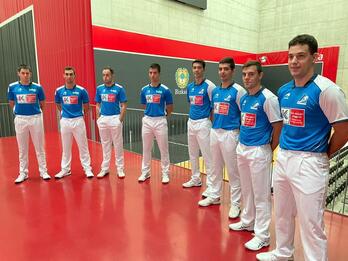 Lau eta Erdiko Promozio Txapelketako partaideak.