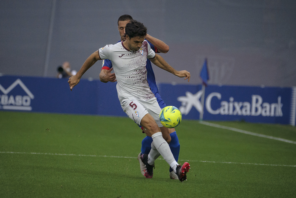 Etxeitak Eibarrekin jokatu zuen orain dela bi denboraldi Amorebietaren aurkako derbia. (Aritz LOIOLA / FOKU)