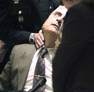 El comisario García murió víctima de infarto en la sala de vistas. (Pool Efe)