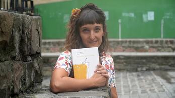 Uxue Alberdiren 'Belarriko kilkerra' liburua