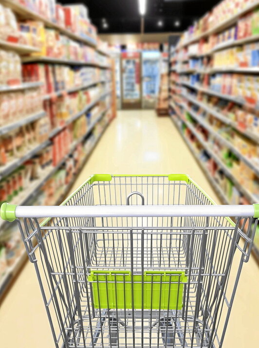 Europako supermerkatuetan mundu guztiko elikagaiak aurki daitezke.