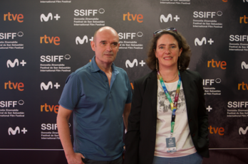 Iñaki Gómez (Bixagu) y Mirentxu Etcheverria (en representación de La Fidèle) en la última edición de Zinemaldia.