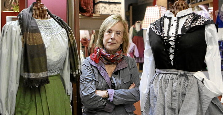Pilar Lekube, actual propietaria de la tienda de ropa tradicional vasca Meltxora y nieta de los fundadores.
