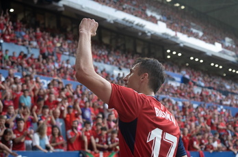 Budimir celebrando la clasificación de Osasuna para la Conference League.
