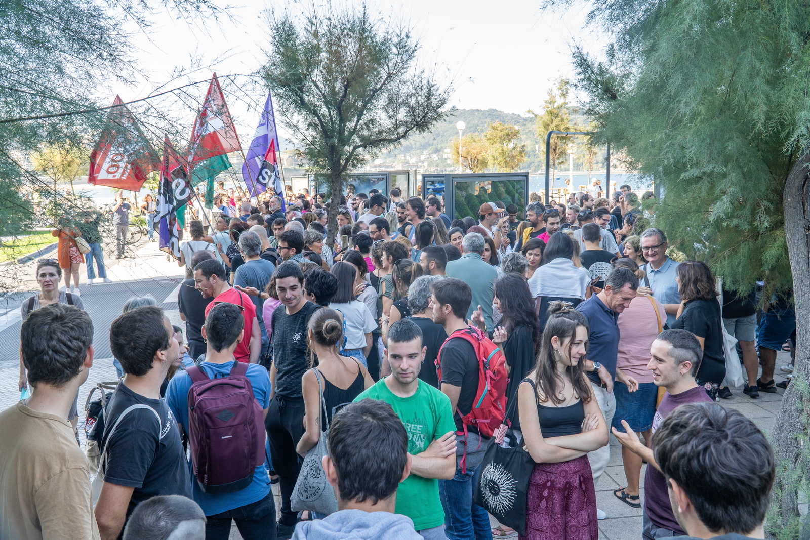 Ikasleek ere irakasle eta ikertzaileen mobilizazioekin bat egin zuten. (Andoni CANELLADA/FOKU)