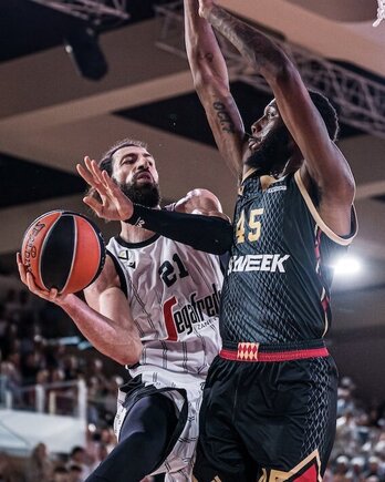 Tornike Shengelia ha sido el más destacado de la Virtus Bolonia.