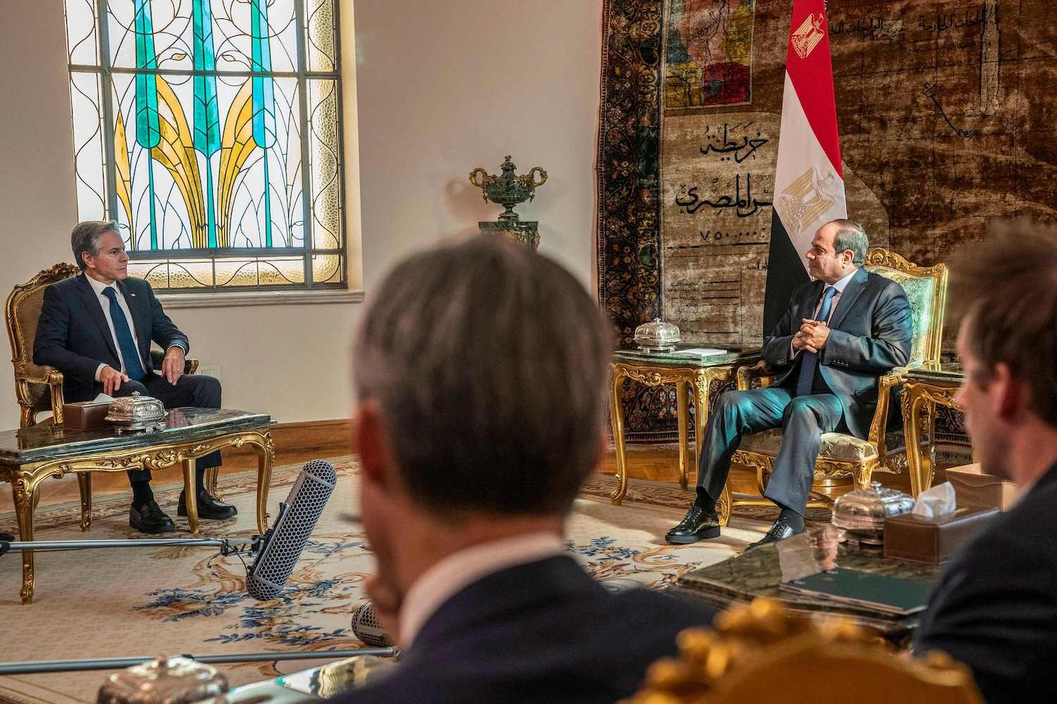 El presidente egipcio Abdel Fattah al-Sisi se reúne con el secretario de Estado estadounidense Antony Blinken en El Cairo. (Jacquelyn MARTIN/AFP)