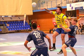 Mikel Redondo jugador del Anaitasuna, protagonista en el partido de hoy, marcando a falta de seis segundo del final del partido. 