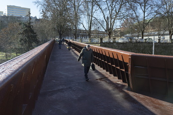 La pasarela del Labrit volvió a abrirse al tránsito peatonal en febrero de este año.