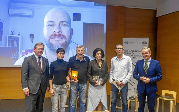 Berasategi aita-alabak, Billelabeitia, Izagirre eta pantailan Morellon, atzo Gasteizen egindako prentsaurrekoan.