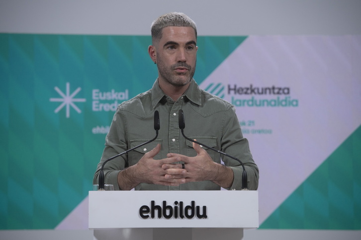 EH Bilduko parlamentari Ikoitz Arresek eman du prentsaurrekoa.