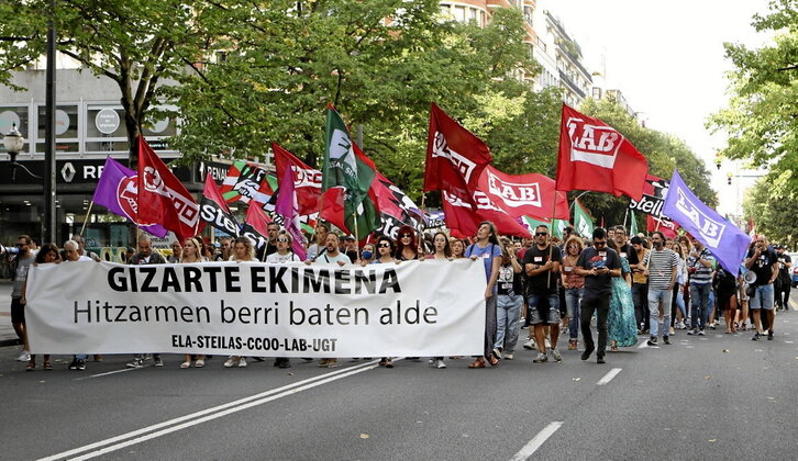 Manifestación celebrada ayer en Bilbo en el marco de la jornada de huelga.