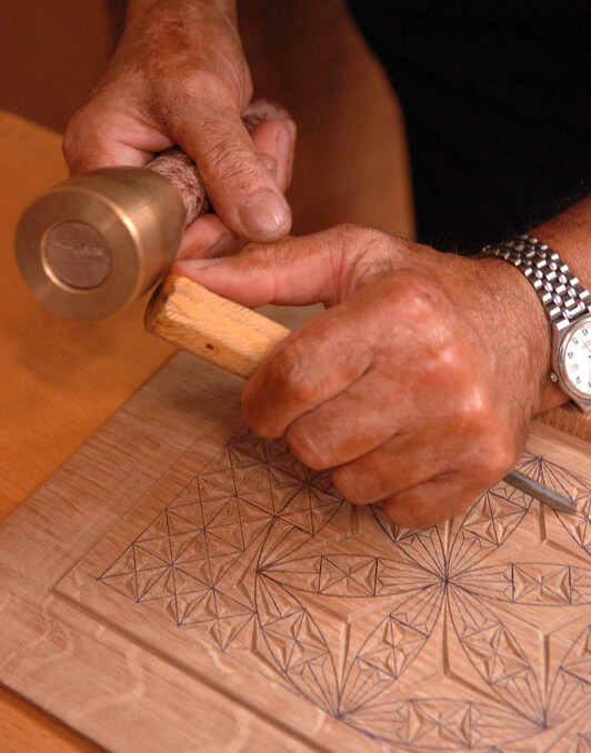 Artisautzari balioa eman eta profesionalen arteko ezagutza bultzatu nahi du sariketak.