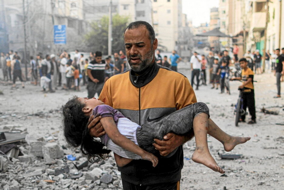 Haur palestinar bat zaurituta. Haur palestinar bat zaurituta.