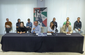 Rueda de prensa de la iniciativa ciudadana Gernika-Palestina para denunciar el genocidio en curso en Gaza y llamar a la manifestación de este sábado en Donostia.