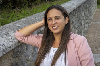 Claudia Bernal, especialista de Comercio Exterior en la Dirección de Importaciones del Centro de Ingeniería Genética y Biotecnología (CIGB), en Donostia.