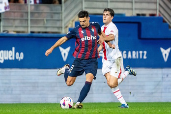 Una imagen de Sergio durante el partido del pasado domingo entre Eibar y Huesca.