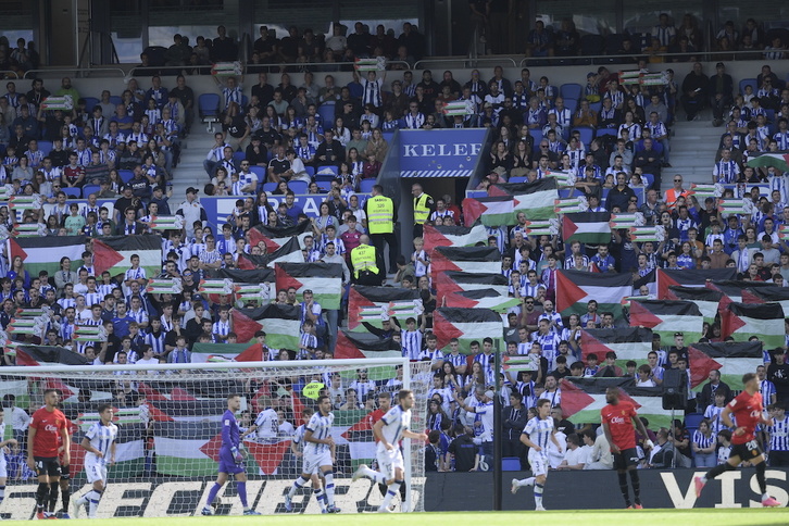 Se han podido ver cientos de banderas de Palestina en Anoeta.