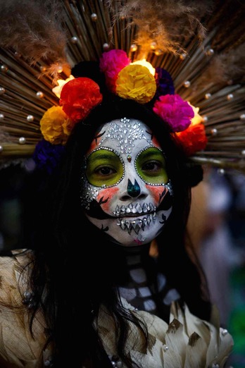 Un momento del desfile de catrinas.