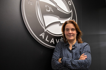 Dafne Triviño, en las oficinas del Deportivo Alavés. 