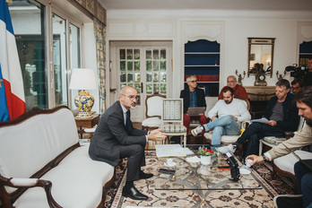 Julien Charles Pirinio Atlantikoen prefetak gaur arratsaldean hitzordua hartu du kazetariekin Baionako Suprefeturan.