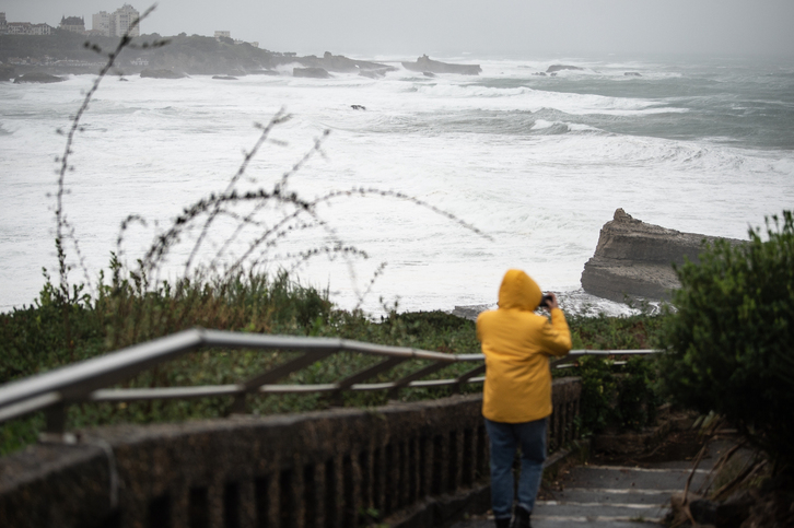 Olatuak Ipar Euskal Herriko kostaldean.