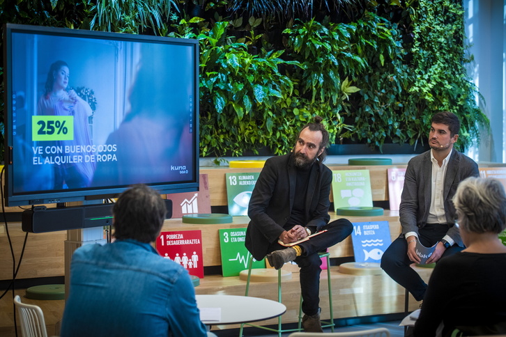 Braulio Gómez y Kristian Prieto, responsable de BBK Kuna, en la presentación del estudio. 
