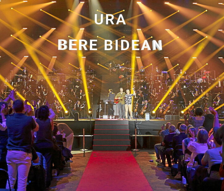 Delirium Tremens, Urtz, Sorotan Bele, Gatibu, Anne Etchegoyen, ETS, Bulego, Olatz Salvador, Neomak, Esne Beltza, Skakeitan edo Parabellumen bertsio sinfonikoak bertatik bertara entzun ahal izan zituen publikoak.